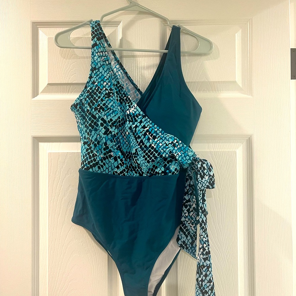 Wrap one piece - Cupshe - EUC - Large